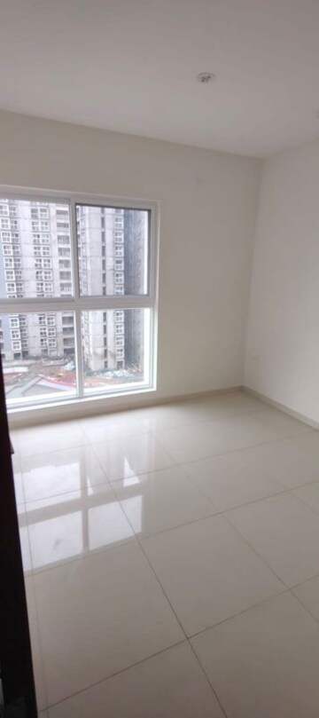 Room in 3 BHK Apartment at Godrej Park Retreat, Sarjapur Road – for Rent