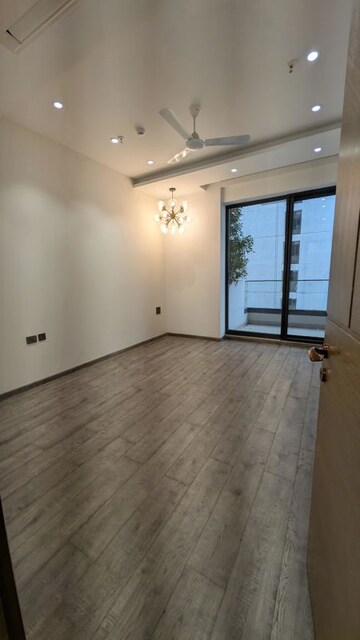 Room in 4 BHK Apartment at ABA County 107, Sector 107 – for Sale