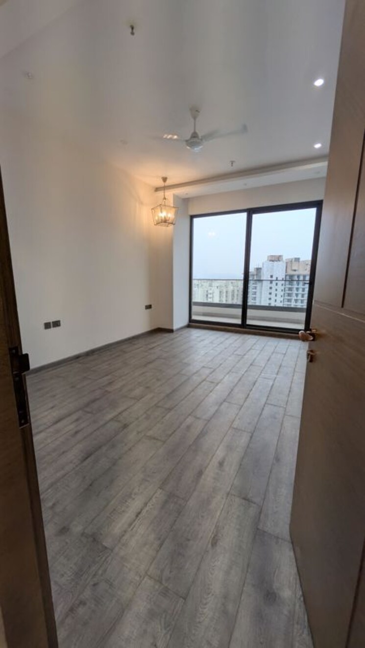 Room, aba-county-107 4 Bedroom 4482 Sq.Ft. Apartment In Sector 107 Noida 9712386