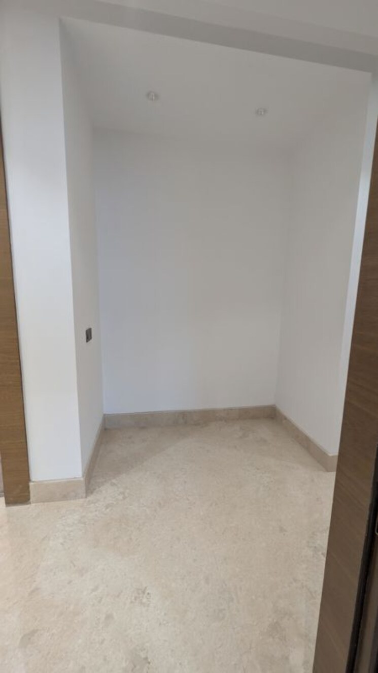 Room, aba-county-107 4 Bedroom 4482 Sq.Ft. Apartment In Sector 107 Noida 9712386