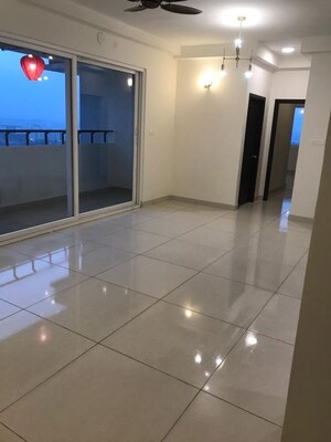 Room in 3 BHK Apartment at Prestige Green Gables, Panathur – for Rent