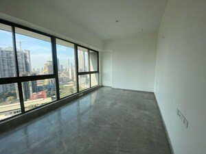 Room in 4 BHK Apartment at Prestige Jasdan Classic, Mahalaxmi – for Rent