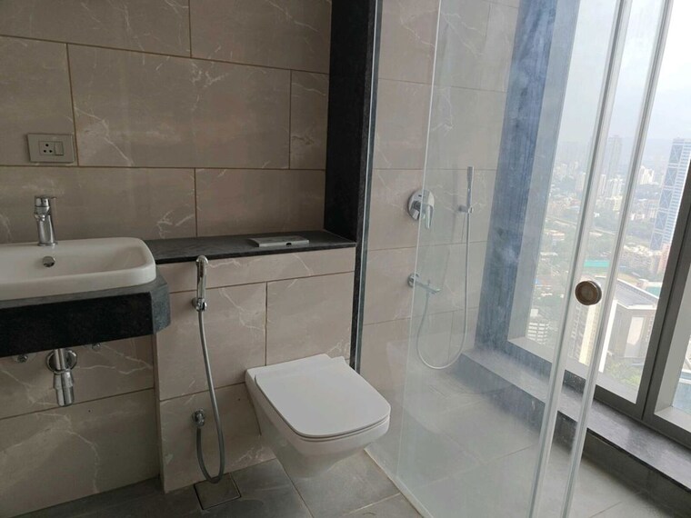 Bathroom, rustomjee-crown 4 Bedroom 2500 Sq.Ft. Apartment In Prabhadevi Mumbai 9712627