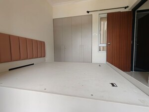 Room in 1 BHK Apartment at Lodha Casa Viva, Majiwada – for Rent