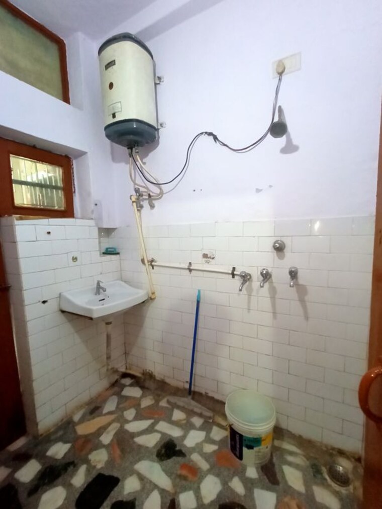 Bathroom, sector 6 1 RK 780 Sq.Ft. Independent House In Sector 6 Panchkula 9713161