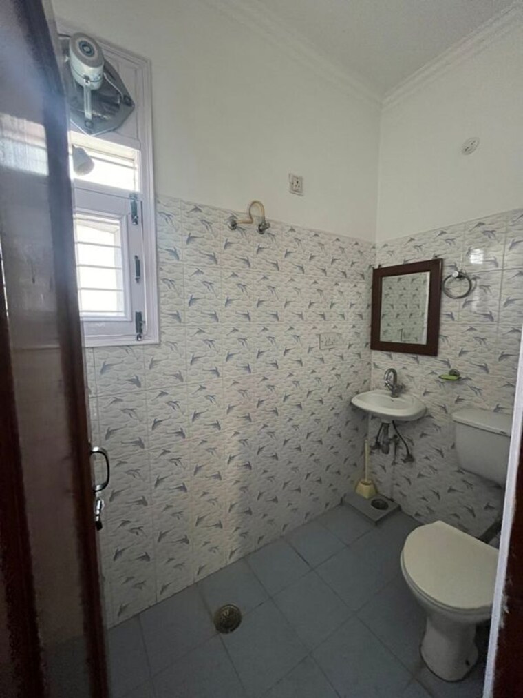 Bathroom, sector 10 3 Bedroom 2133 Sq.Ft. Independent House In Sector 10 Panchkula 9713182