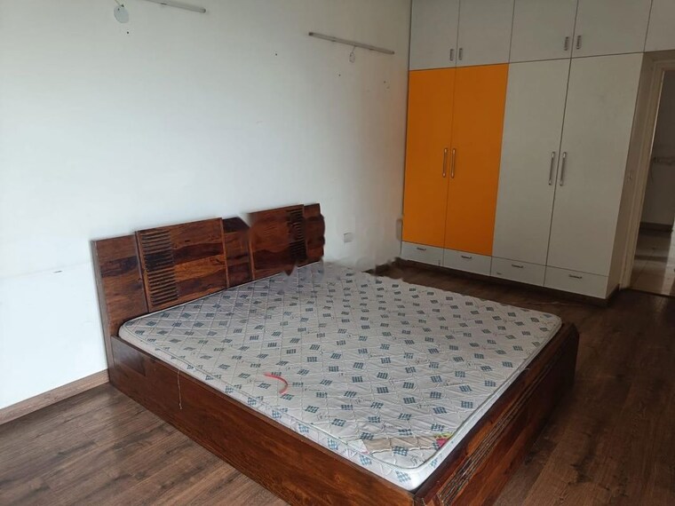 Bedroom, emaar-palm-gardens 3 Bedroom 1900 Sq.Ft. Apartment In Sector 83 Gurgaon 9713158