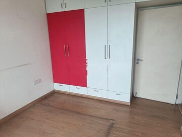 Room in 3 BHK Apartment at Emaar Palm Gardens, Sector 83 – for Rent