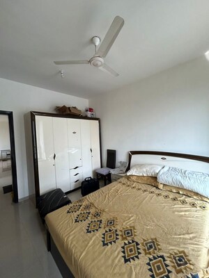 Bedroom in 2.5 BHK Apartment at Oberoi Realty Woods, Goregaon East – for Rent