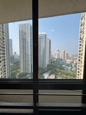 2.5 BHK Apartment For Rent in Oberoi Realty Woods, Goregaon East