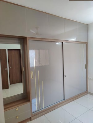 Room in 3 BHK Apartment at Prestige Finsbury Park Regent, Bagaluru – for Rent