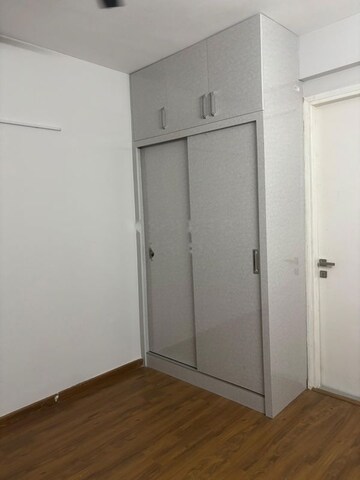 Room in 2 BHK Apartment at Signature Global City, Sector 37d – for Rent