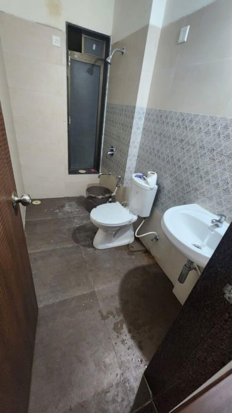 Bathroom, acme-ozone-oakwood-and-ashwood 2 Bedroom 800 Sq.Ft. Apartment In Manpada Thane 9713312