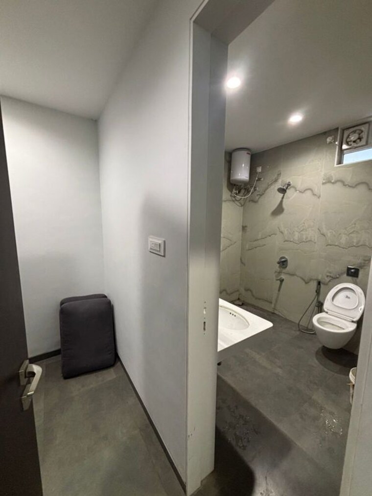 Bathroom, nahar-lilium-lantana 4 Bedroom 6750 Sq.Ft. Villa In Chandivali Mumbai 9713322