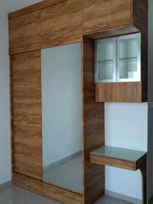 Room in 2 BHK Apartment at JP Decks, Goregaon East – for Rent