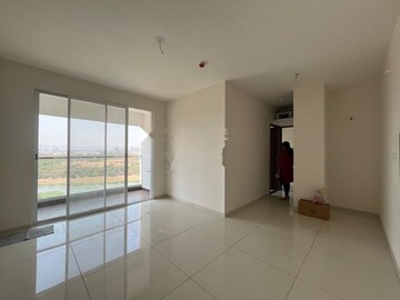 Room in 2 BHK Apartment at Yashwin Orizzonte, Kharadi – for Rent