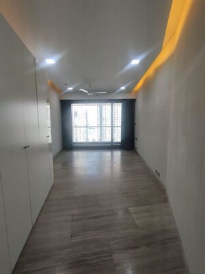 Room in 4 BHK Apartment at Lodha World Crest, Worli – for Rent