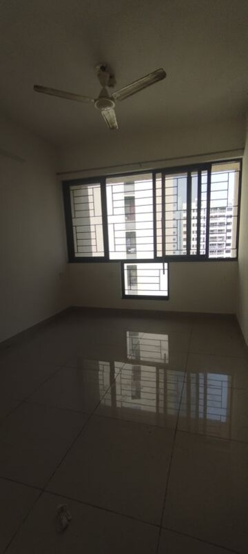 Room in 3 BHK Apartment at Nanded City Asawari, Nanded – for Rent