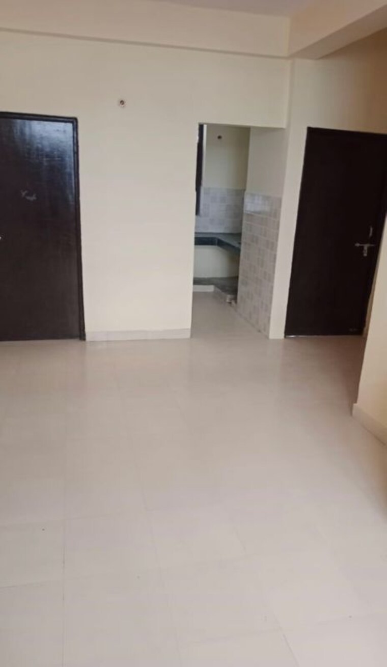 Room, sector 87 3 Bedroom 180 Sq.Yd. Apartment In Sector 87 Faridabad 9694149