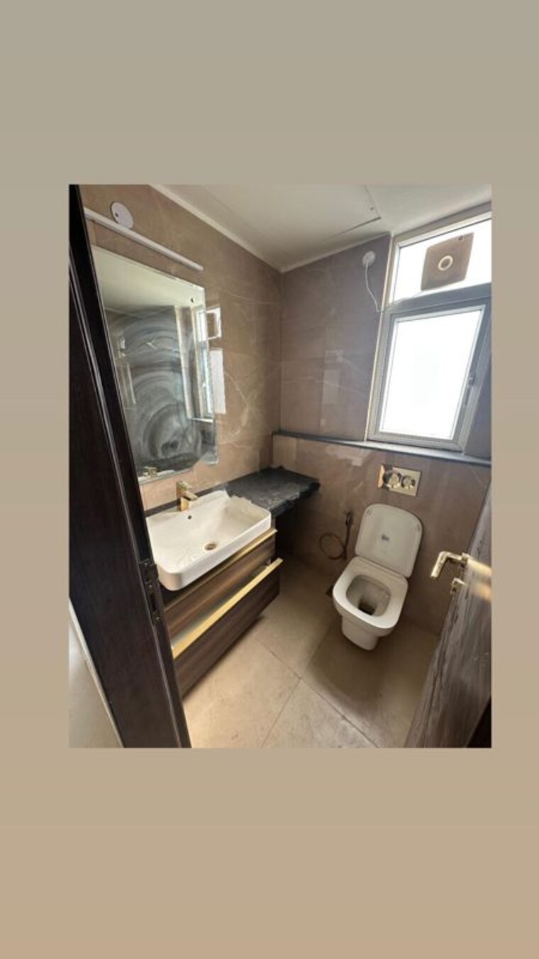 Bathroom, smart-world-orchard 3 Bedroom 1630 Sq.Ft. Apartment In Sector 61 Gurgaon 9713509