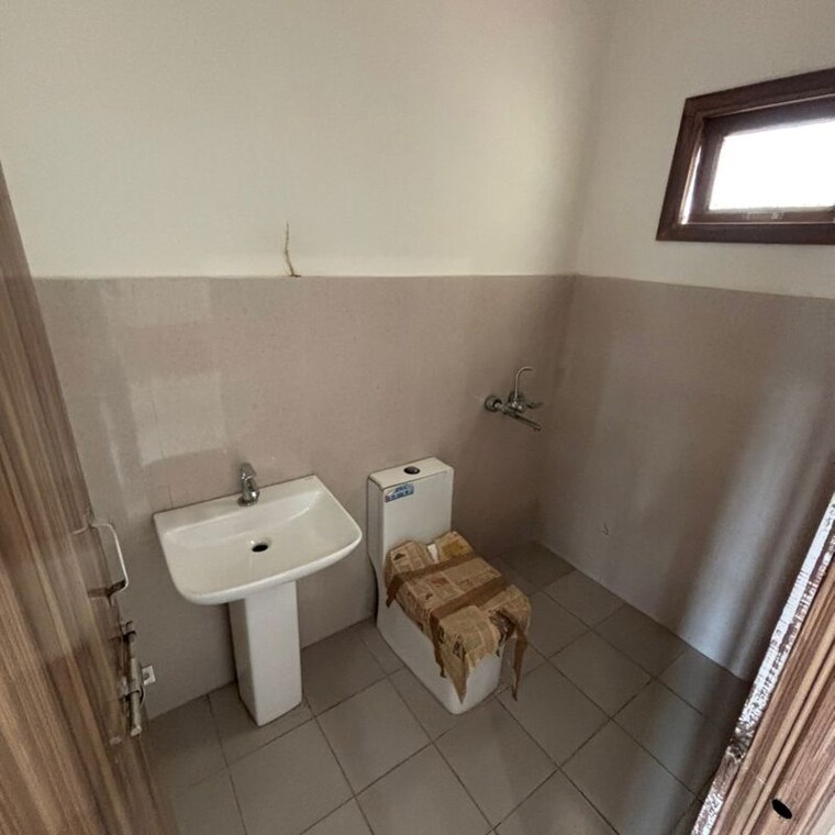 Bathroom, arttech-maulshree-heights 3 Bedroom 645 Sq.Ft. Apartment In Sector 84 Faridabad 9476104