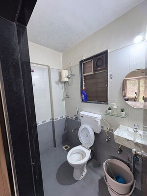 Team Area in 1 BHK Apartment at Bhoomi Park, Malad West – for Sale