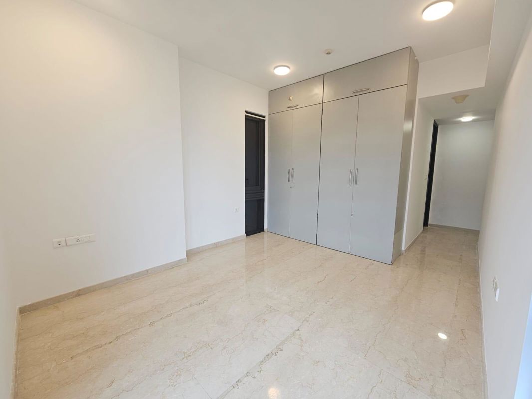 2 BHK + Pooja Room,Servant Room Apartment For Rent in Lodha The Park