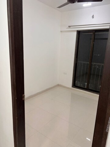 Room in 1 BHK Apartment at Parinee Essence, Kandivali West – for Sale