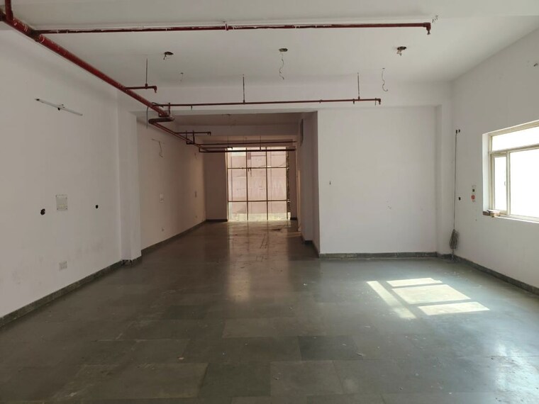 Room, sector 63 Commercial Industrial Plot 1600 Sq.Ft. In Sector 63 Noida 9713622