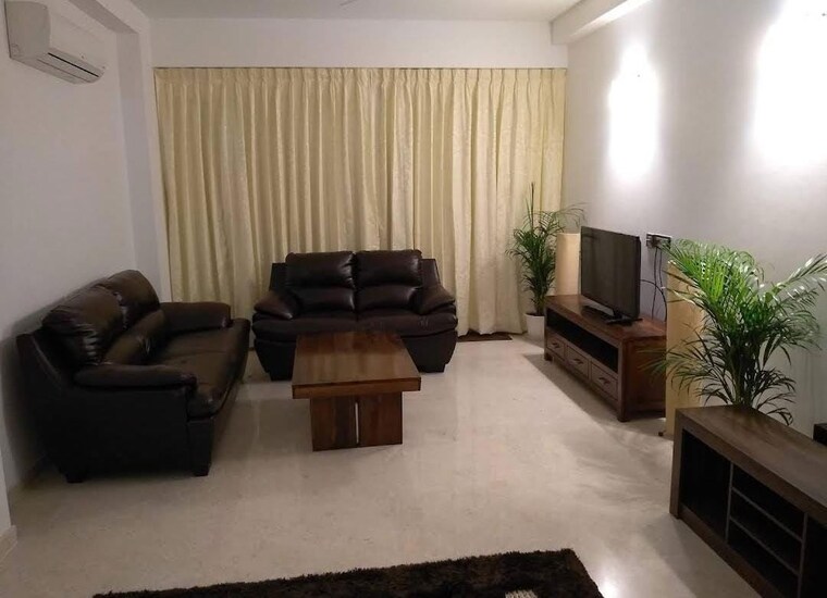 Living Room, dlf-park-place 4 Bedroom 2700 Sq.Ft. Apartment In Sector 54 Gurgaon 9713695