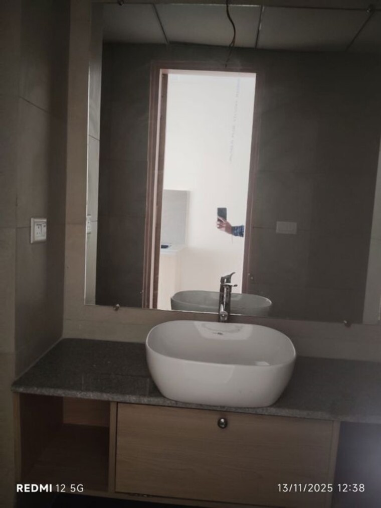 Bathroom, gaur-runway-suites Studio 425 Sq.Ft. Apartment In Gaur Yamuna City Greater Noida 9713721