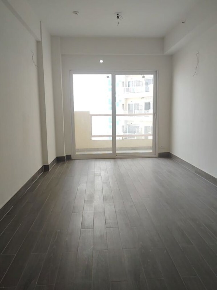 Room, gaur-runway-suites Studio 425 Sq.Ft. Apartment In Gaur Yamuna City Greater Noida 9713721