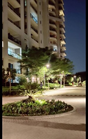 4 BHK Apartment – Exterior View View at DLF The Crest, Sector 54 - for Sale