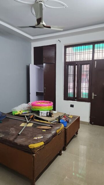 Bedroom in 2 BHK Builder Floor at Spring Field, Sector 31 – for Rent