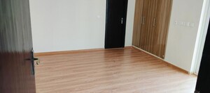 Room in 3 BHK Apartment at Amrapali Crystal Homes, Sector 76 – for Rent