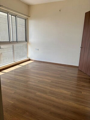 Room in 2 BHK Apartment at Enpar Lotus Residency, Lower Parel – for Rent