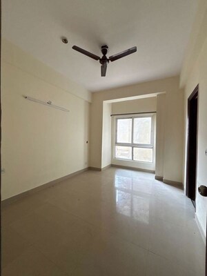 Room in 3 BHK Apartment at Mahagun Moderne, Sector 78 – for Rent