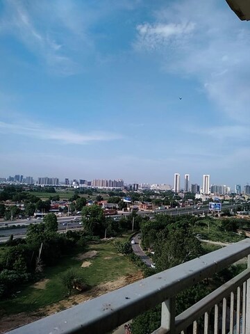 Plot Area in 2 BHK Apartment at Godrej Aria, Sector 79 – for Rent