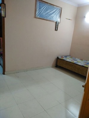 Room in 1 BHK Builder Floor at Lajpat Nagar 4 – for Rent