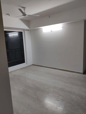 Room in 2.5 BHK Apartment at Umang Winter Hills, Sector 77 – for Rent