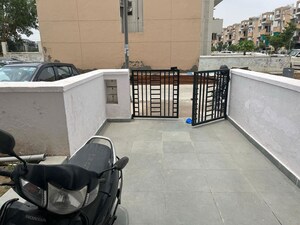 Team Area in 3 BHK Builder Floor at BPTP Park Elite Floor II, Sector 75 – for Sale