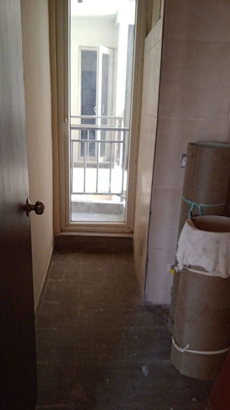 Bathroom, umang-winter-hills 3.5 Bedroom 2077 Sq.Ft. Apartment In Sector 77 Gurgaon 9714678