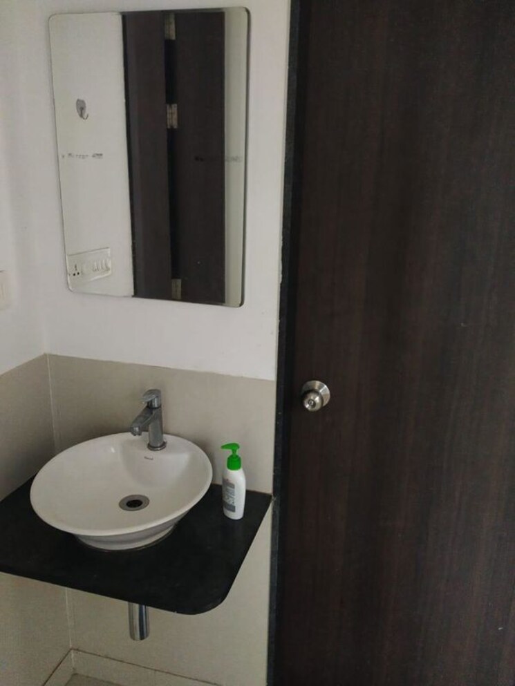 Bathroom, saniket-sunwinds 2 Bedroom 1000 Sq.Ft. Apartment In Bavdhan Pune 9714844