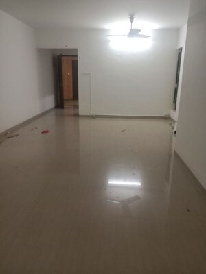 Room in 3 BHK Apartment at Clover Acropolis, Viman Nagar – for Rent