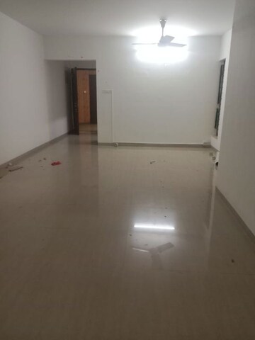 Room in 3 BHK Apartment at Clover Acropolis, Viman Nagar – for Rent