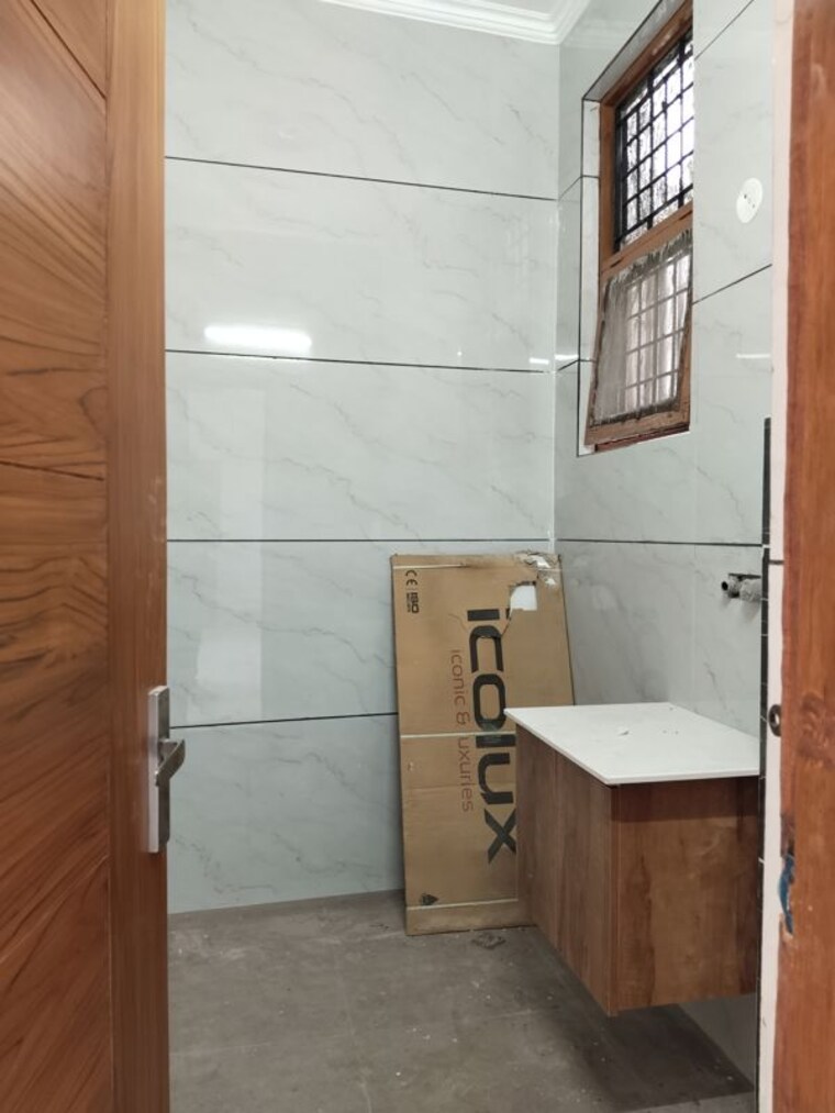 Bathroom, sector 37 3 Bedroom 226 Sq.Ft. Builder Floor In Sector 37 Faridabad 9669429