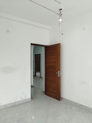 Room in 3 BHK Builder Floor at Sector 37 – for Sale