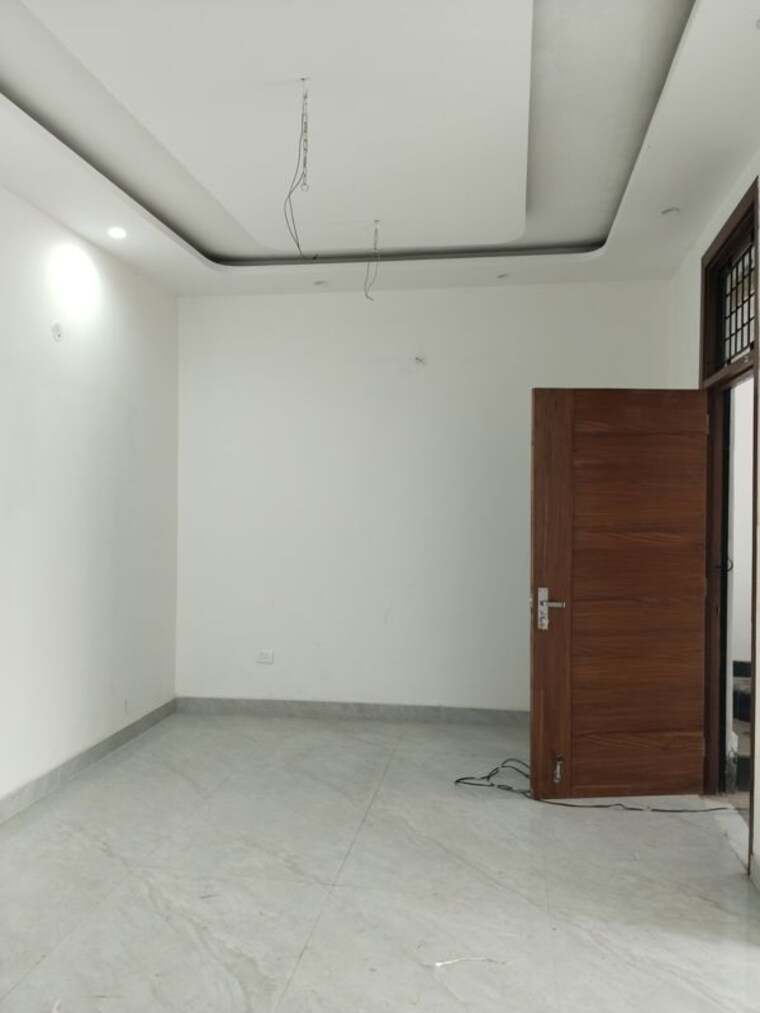 Room, sector 37 3 Bedroom 226 Sq.Ft. Builder Floor In Sector 37 Faridabad 9669429