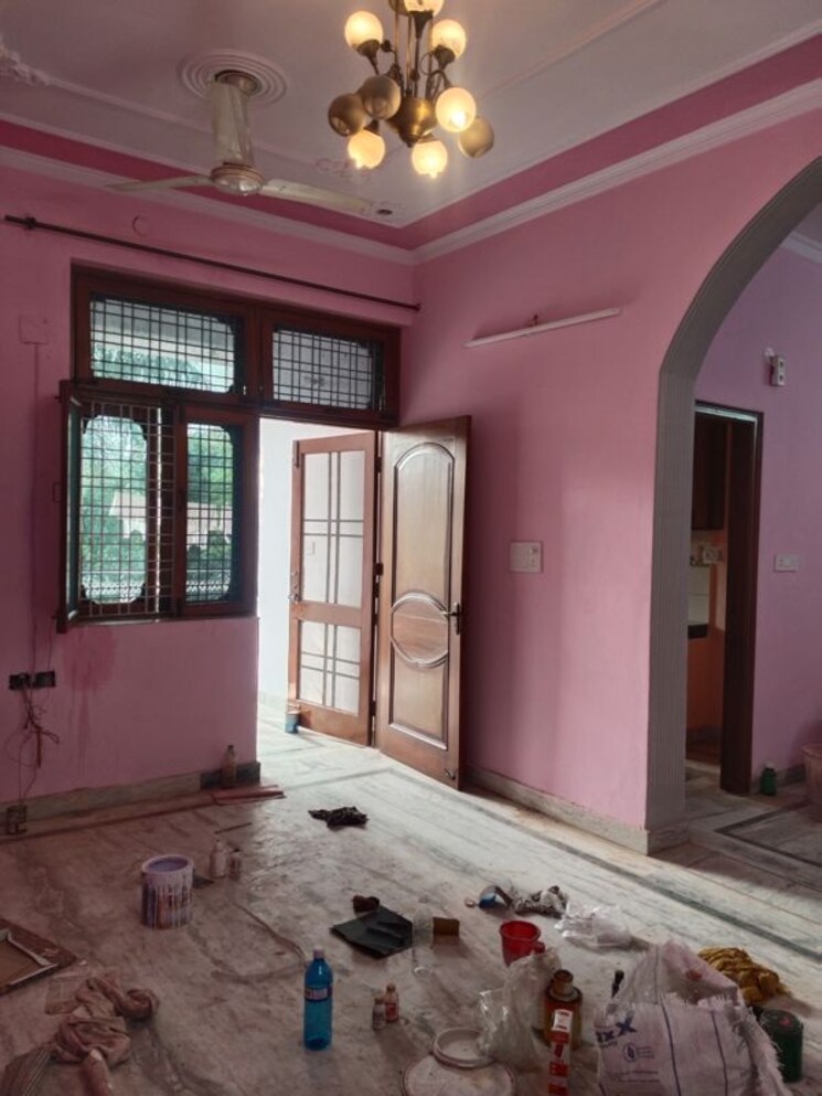 Room, sector 37 2.5 Bedroom 1800 Sq.Ft. Builder Floor In Sector 37 Faridabad 9658245