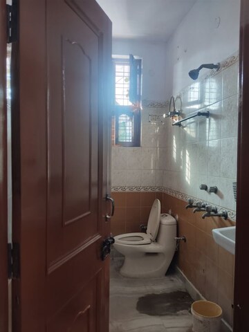 Attached Bathroom in 2.5 BHK Builder Floor at Sector 37 – for Rent